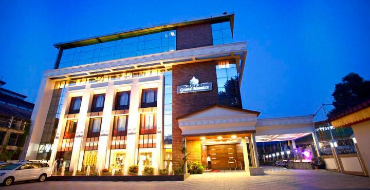 Radisson Srinagar Srīnagar Exterior foto