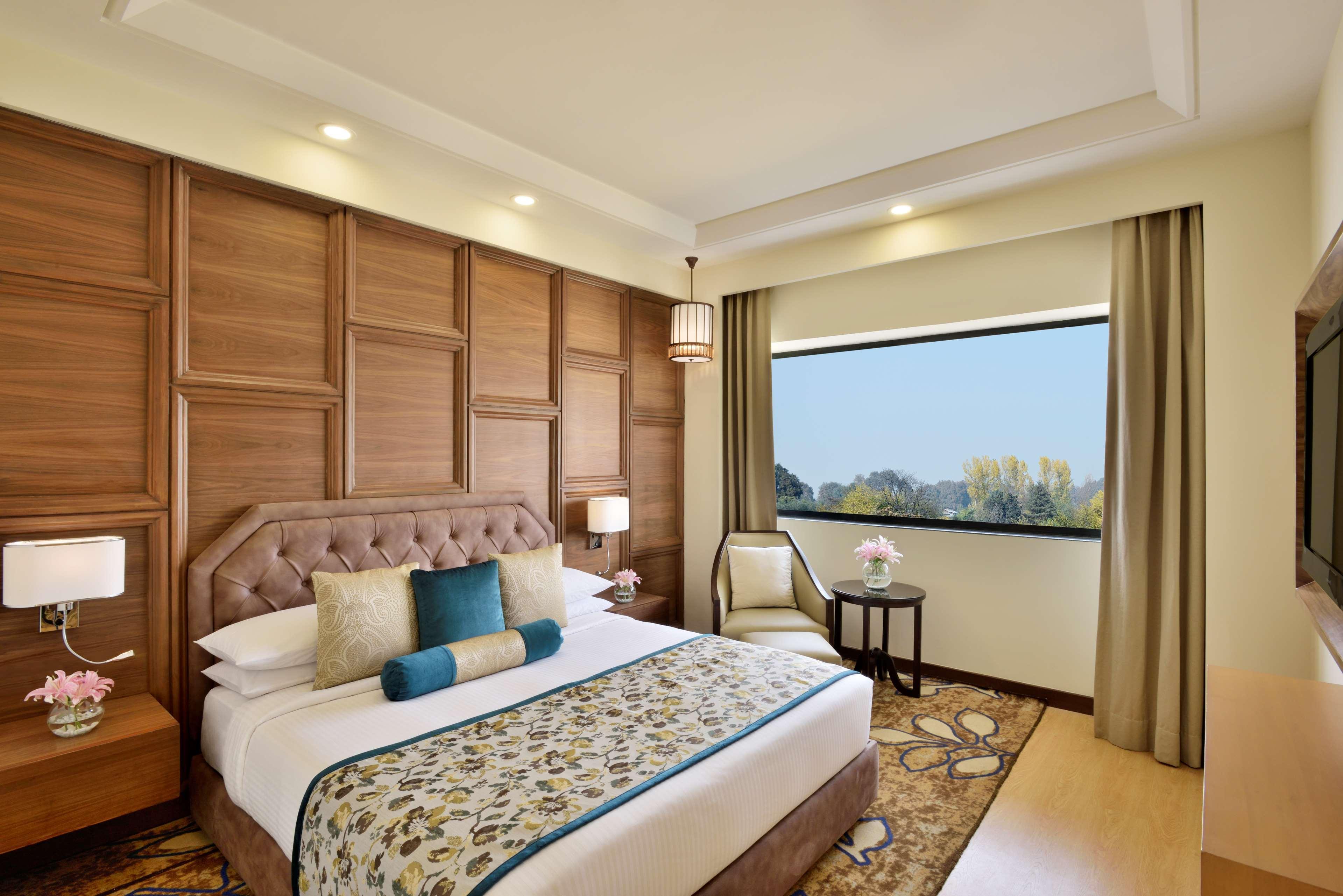 Radisson Srinagar Srīnagar Exterior foto