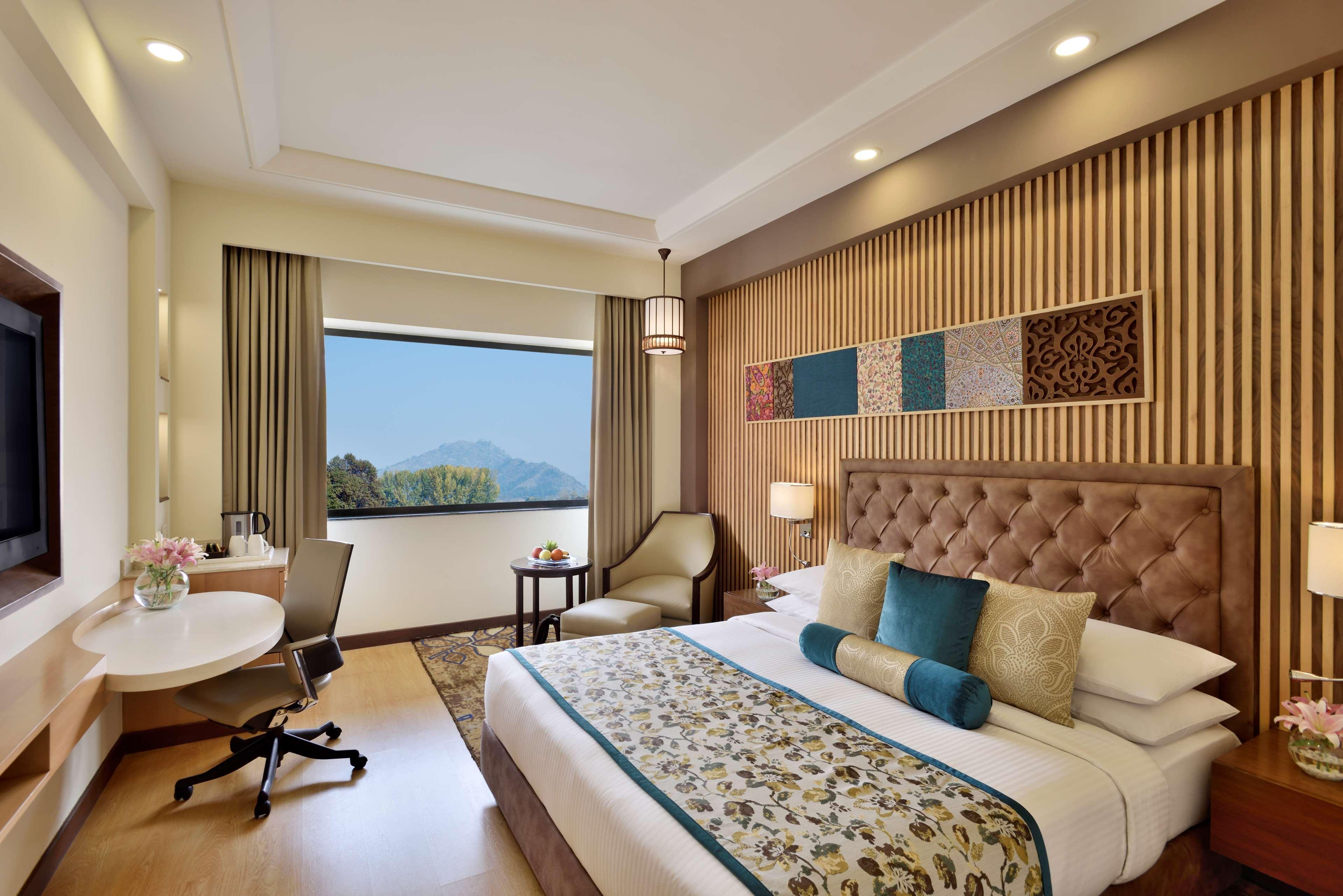 Radisson Srinagar Srīnagar Exterior foto