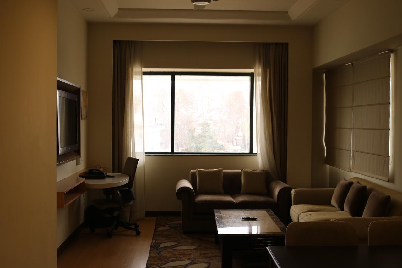 Radisson Srinagar Srīnagar Exterior foto