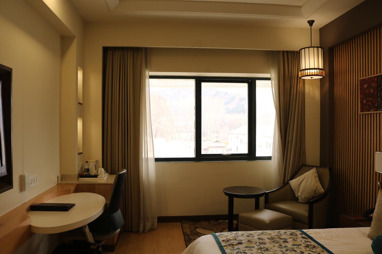Radisson Srinagar Srīnagar Exterior foto