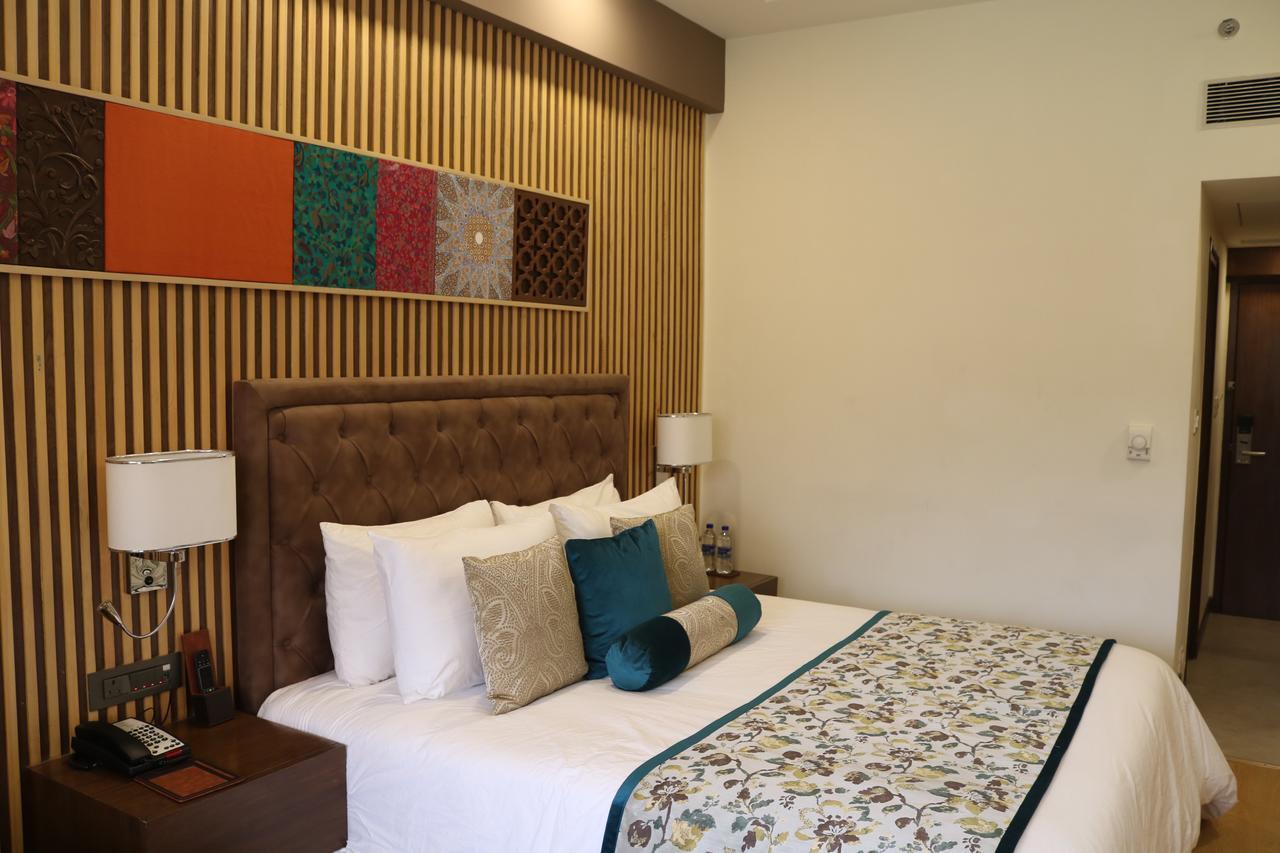 Radisson Srinagar Srīnagar Exterior foto