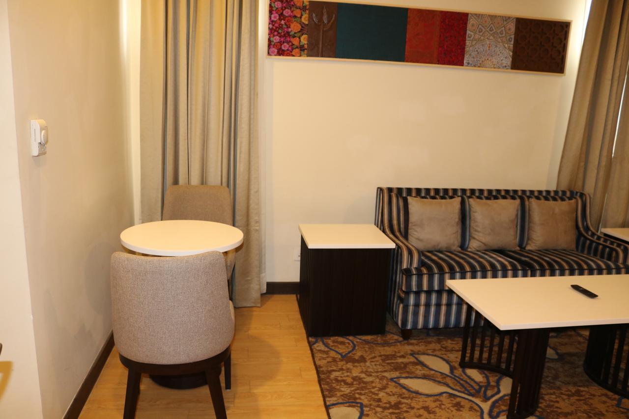 Radisson Srinagar Srīnagar Exterior foto